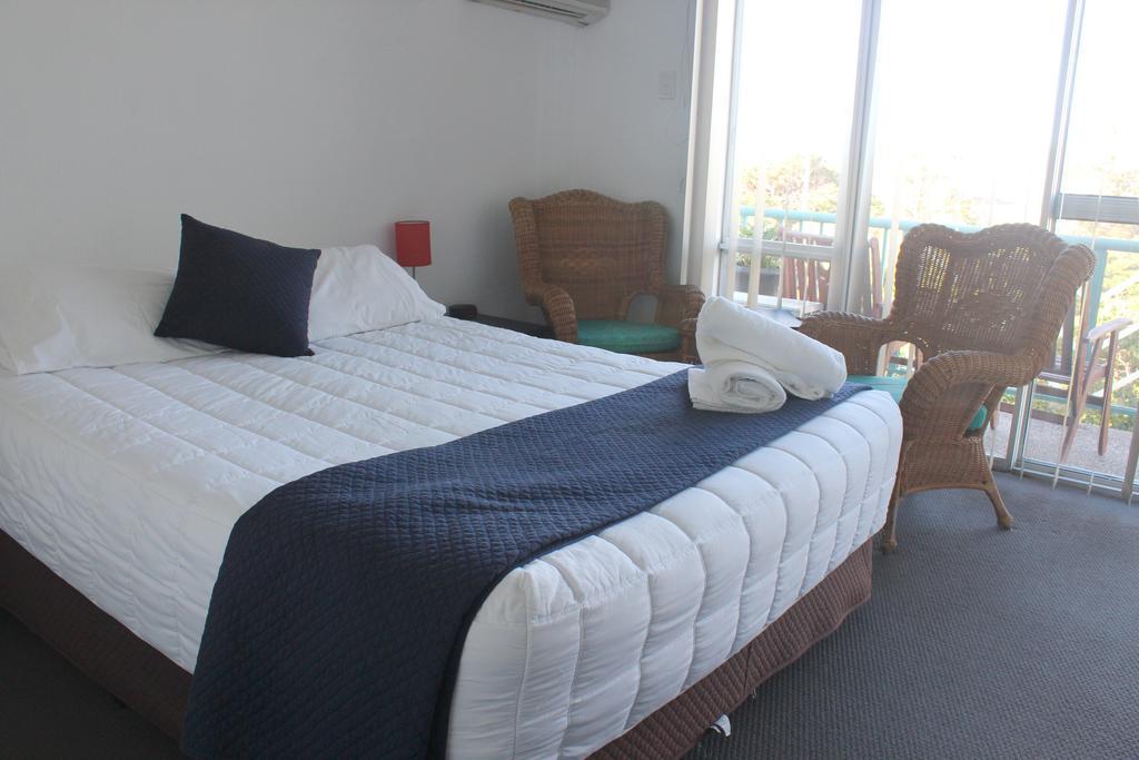 Oceanside Hawks Nest Hotel Szoba fotó